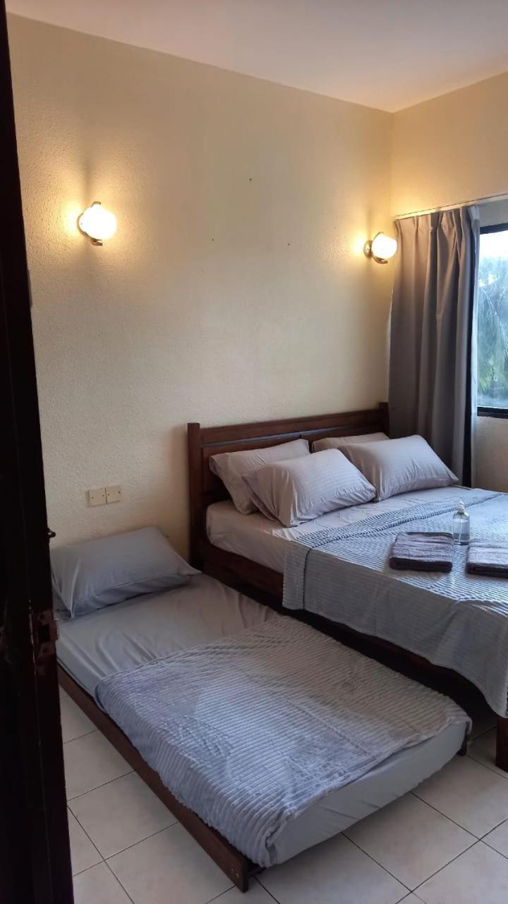 Seaput Srisayang Apartment Batu Feringgi Luaran gambar
