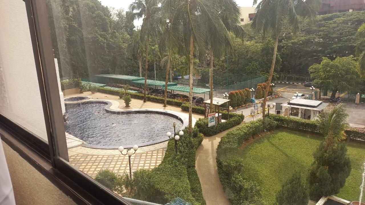 Seaput Srisayang Apartment Batu Feringgi Luaran gambar